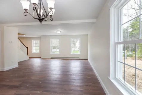 31 Deerfield Drive Brunswick ME 04011