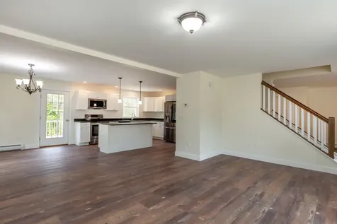 31 Deerfield Drive Brunswick ME 04011