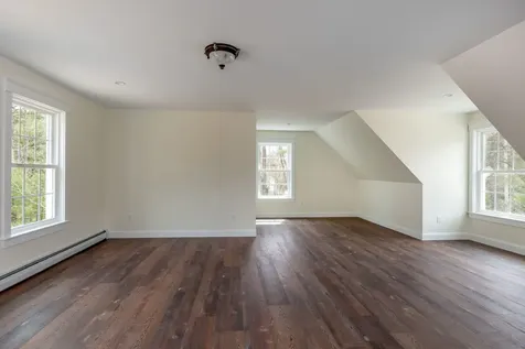 31 Deerfield Drive Brunswick ME 04011