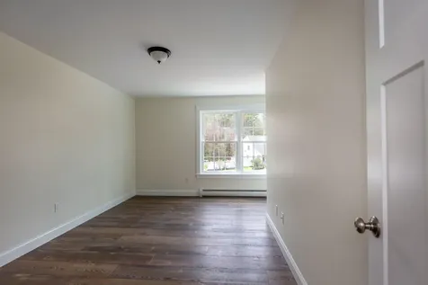31 Deerfield Drive Brunswick ME 04011