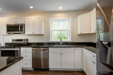 31 Deerfield Drive Brunswick ME 04011