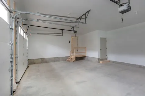 31 Deerfield Drive Brunswick ME 04011