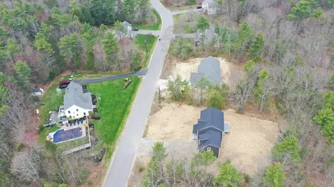31 Deerfield Drive Brunswick ME 04011