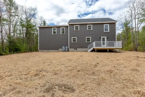 31 Deerfield Drive Brunswick ME 04011
