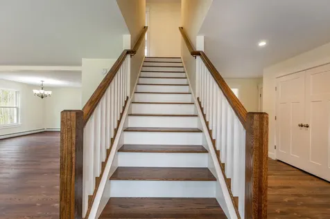 31 Deerfield Drive Brunswick ME 04011