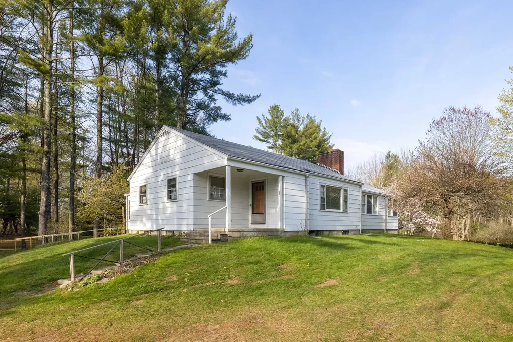231 Alewive Road Kennebunk ME 04043