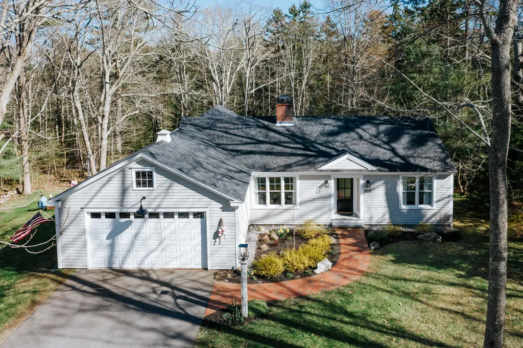 853 Mere Point Road Brunswick ME 04011