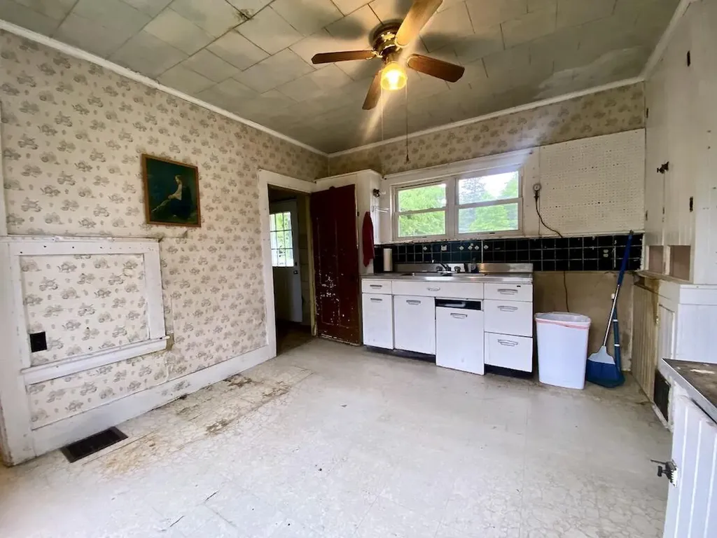 28 School Street Rangeley ME 04970