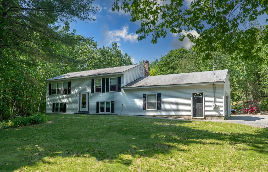 681 Station Road Hebron ME 04238
