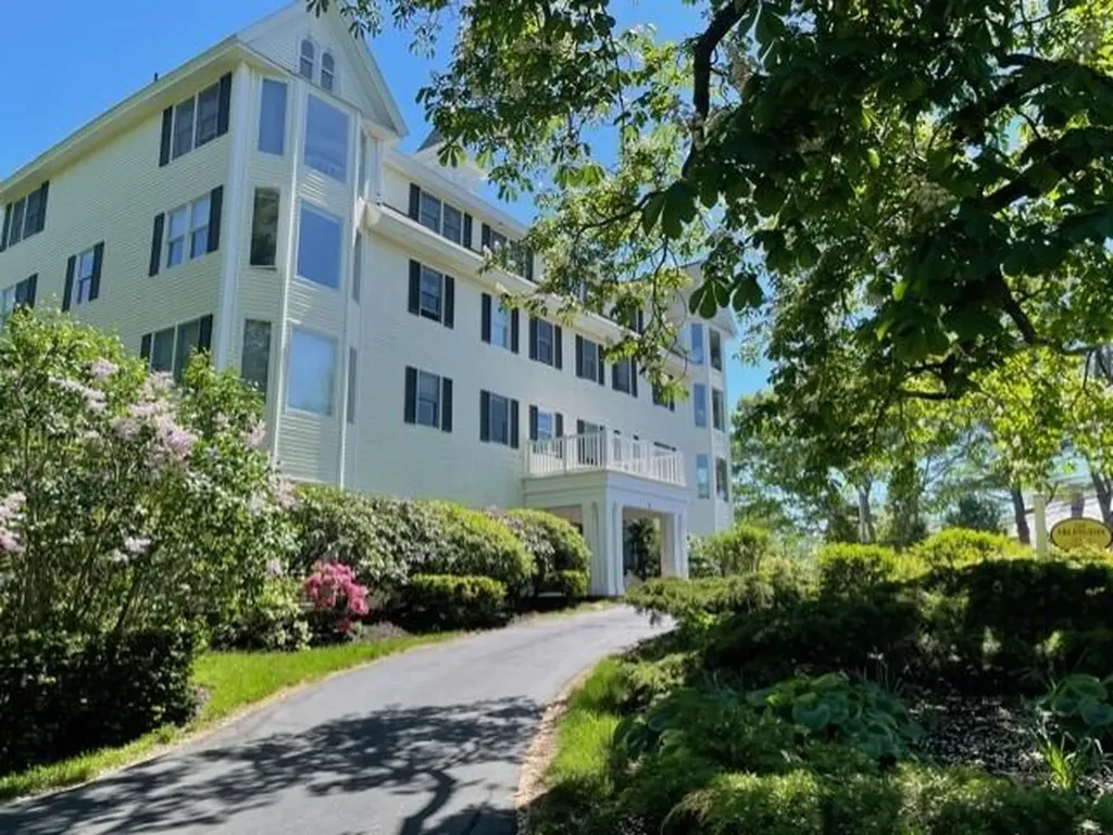 8 Arlington Street Kennebunkport ME 04046