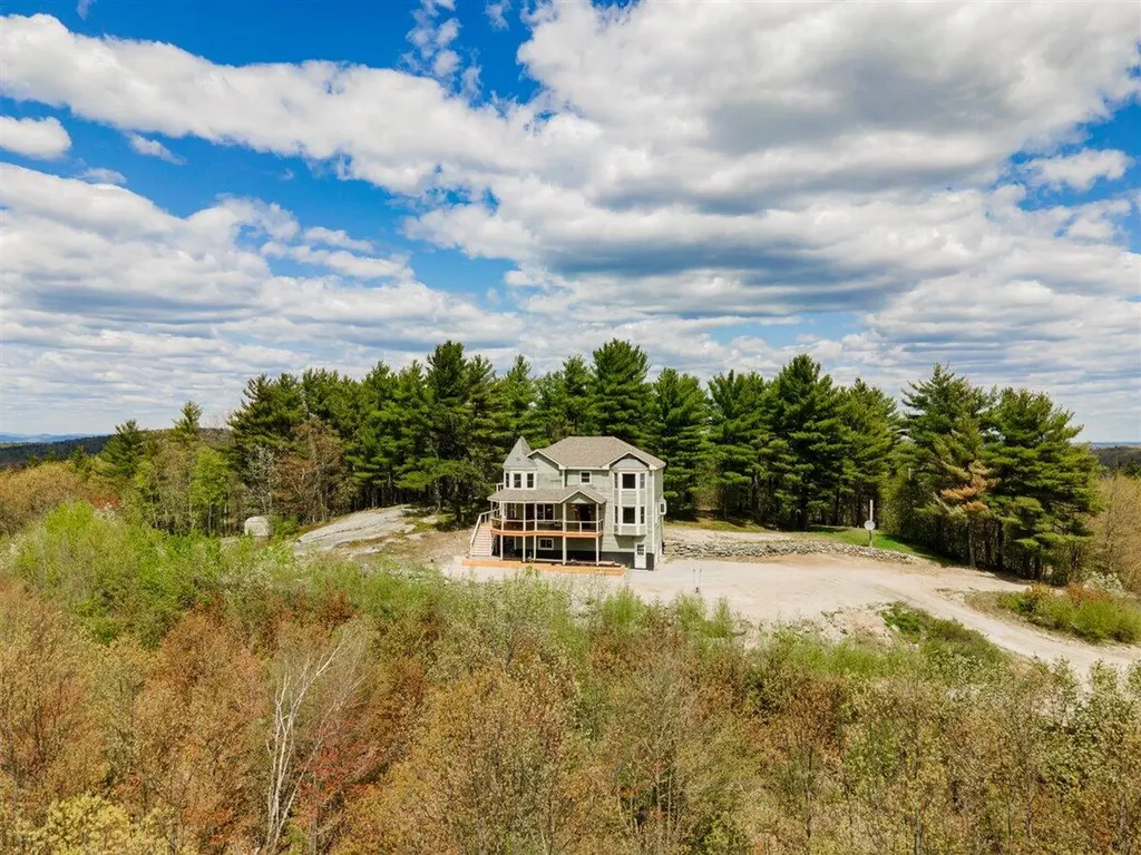75 Farnum Lane Sebago ME 04029