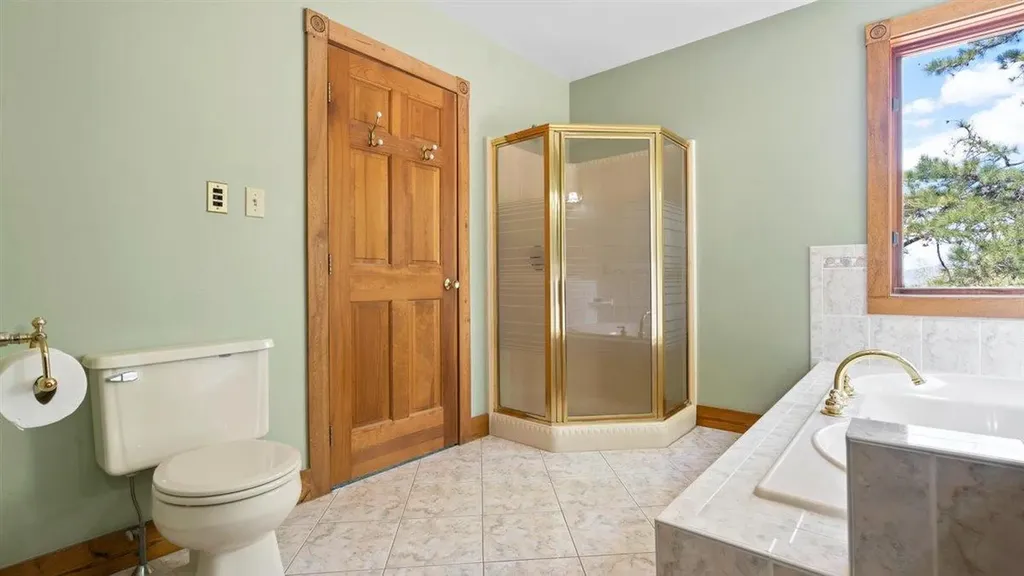 75 Farnum Lane Sebago ME 04029