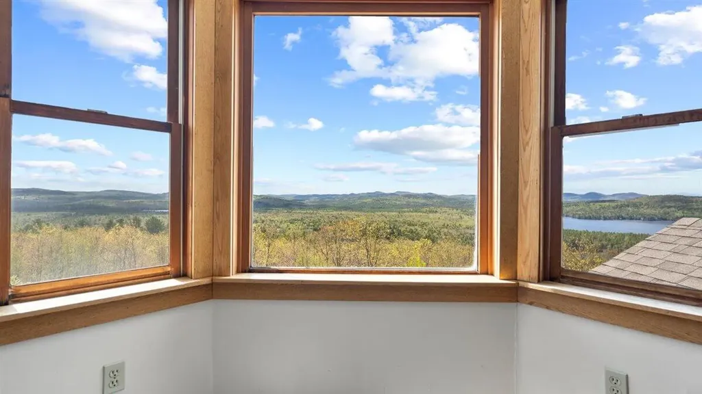 75 Farnum Lane Sebago ME 04029