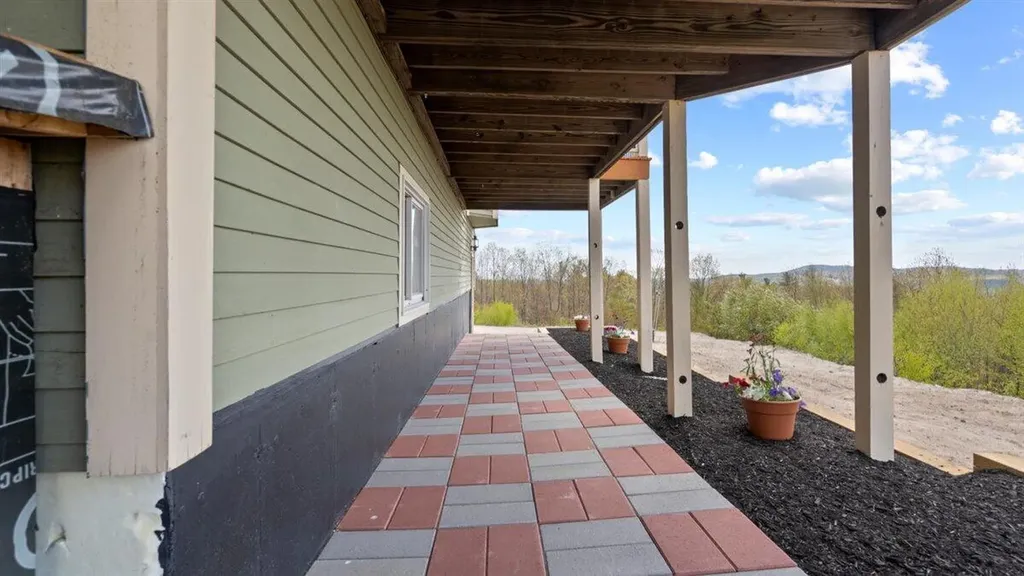 75 Farnum Lane Sebago ME 04029