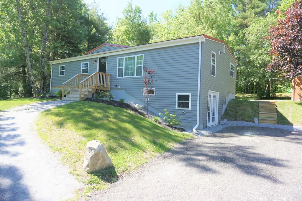 60 Spring Street Sabattus ME 04280