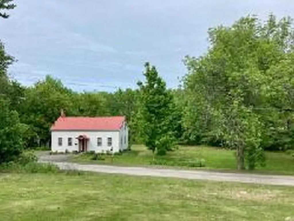 42 Howard Street Old Town ME 04468