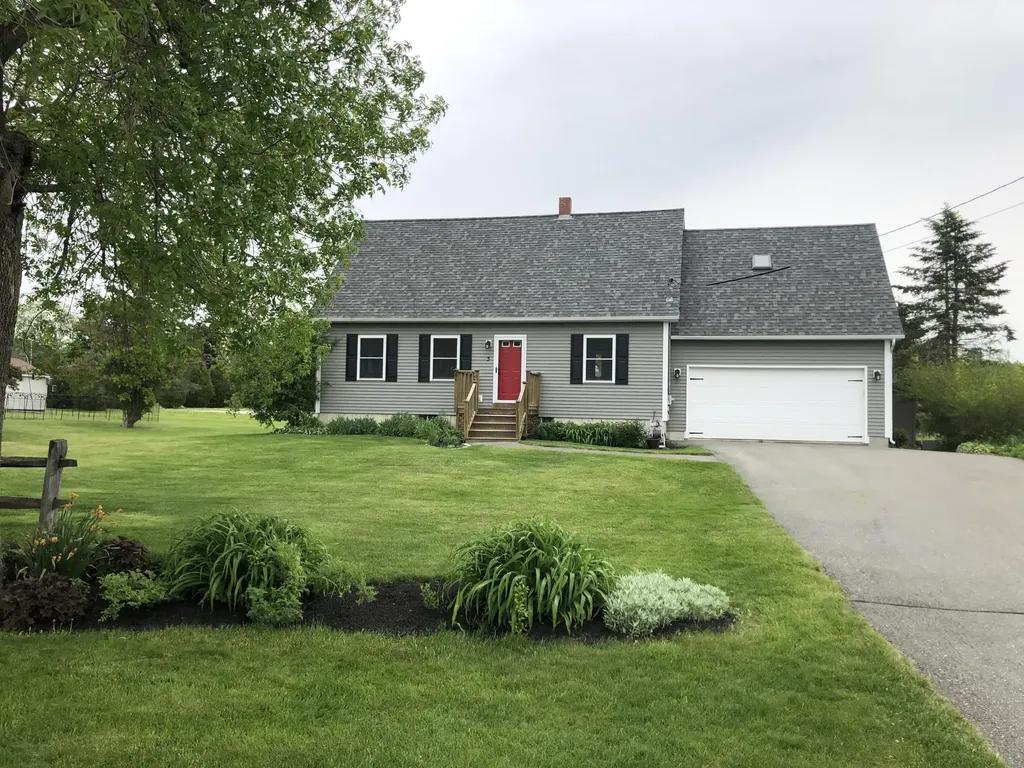 5 Horseshoe Lane Hampden ME 04444