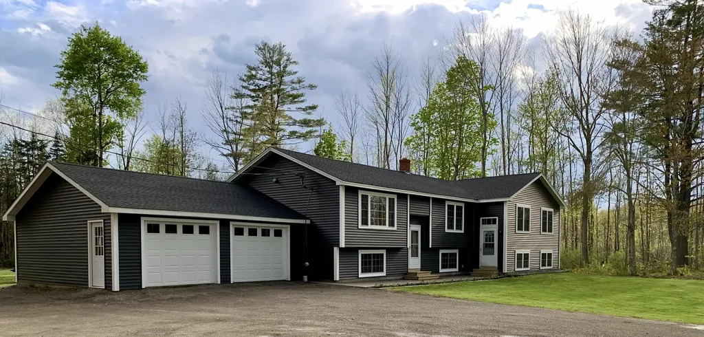 435 Elm Street Newport ME 04953