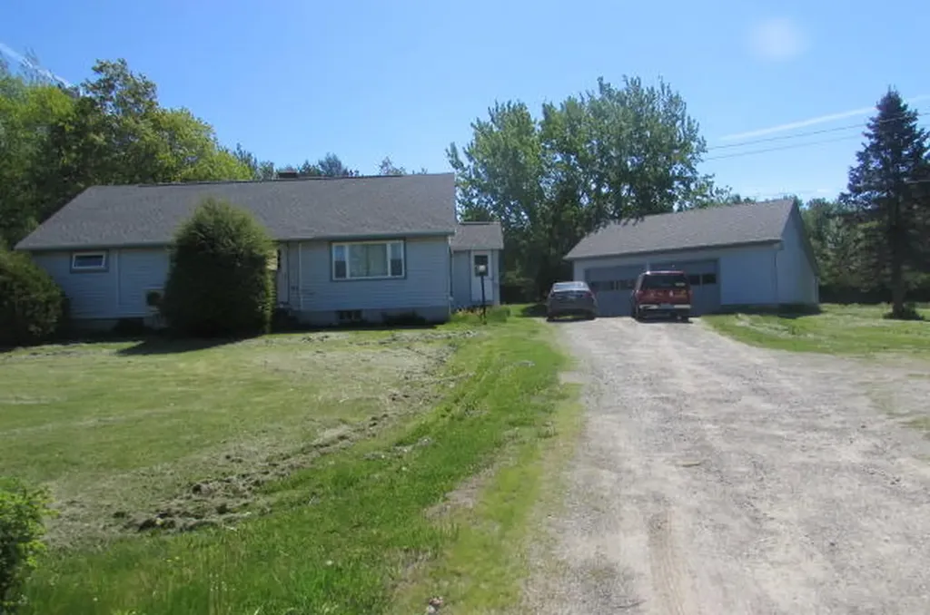 356 Enfield Road Lincoln ME 04457