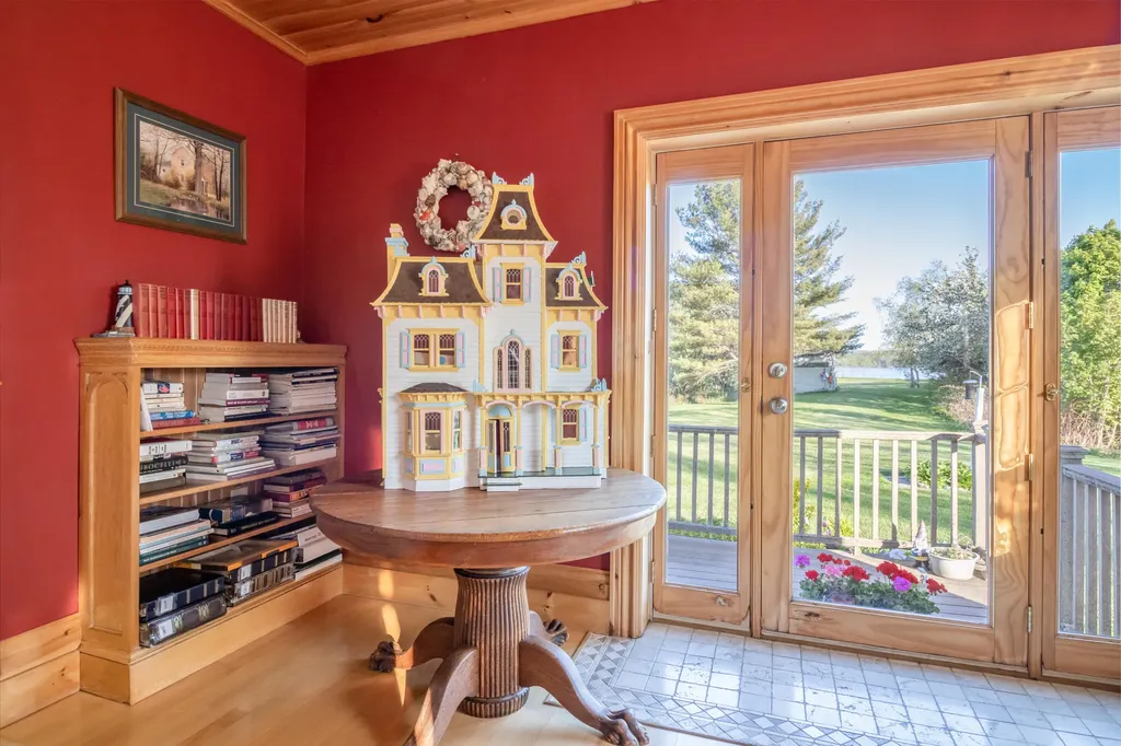 245 E Main Street Searsport ME 04974