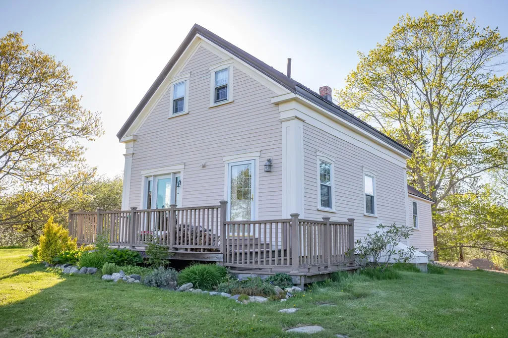 245 E Main Street Searsport ME 04974