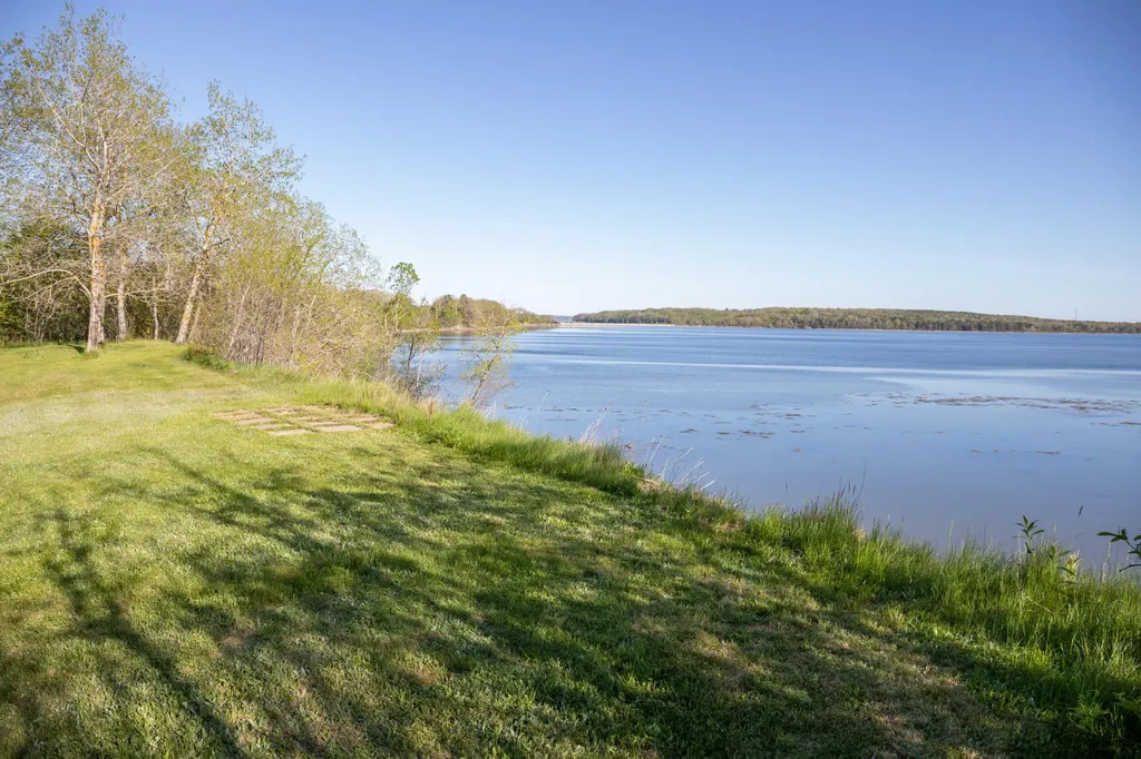 245 E Main Street Searsport ME 04974