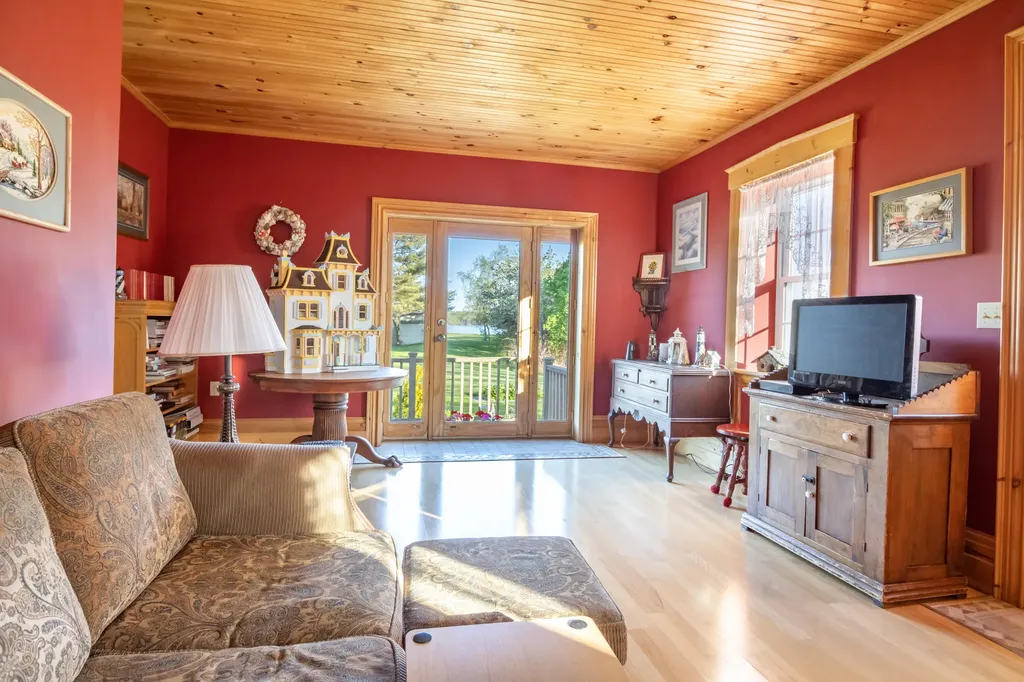 245 E Main Street Searsport ME 04974