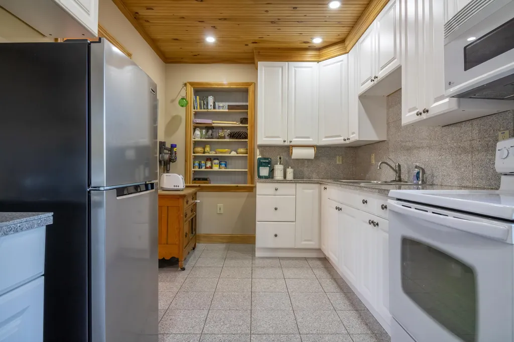 245 E Main Street Searsport ME 04974