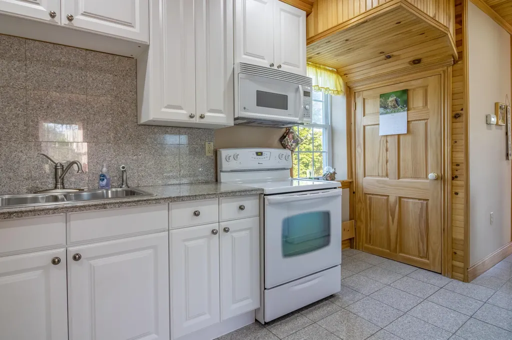 245 E Main Street Searsport ME 04974