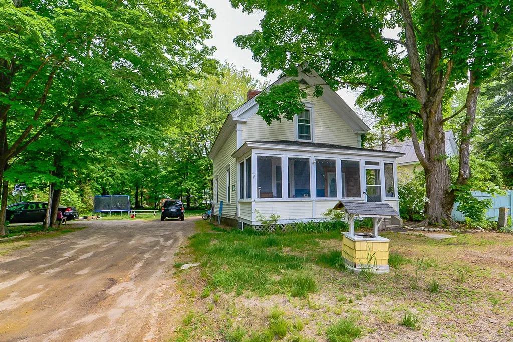 18 Cross Street Bridgton ME 04009