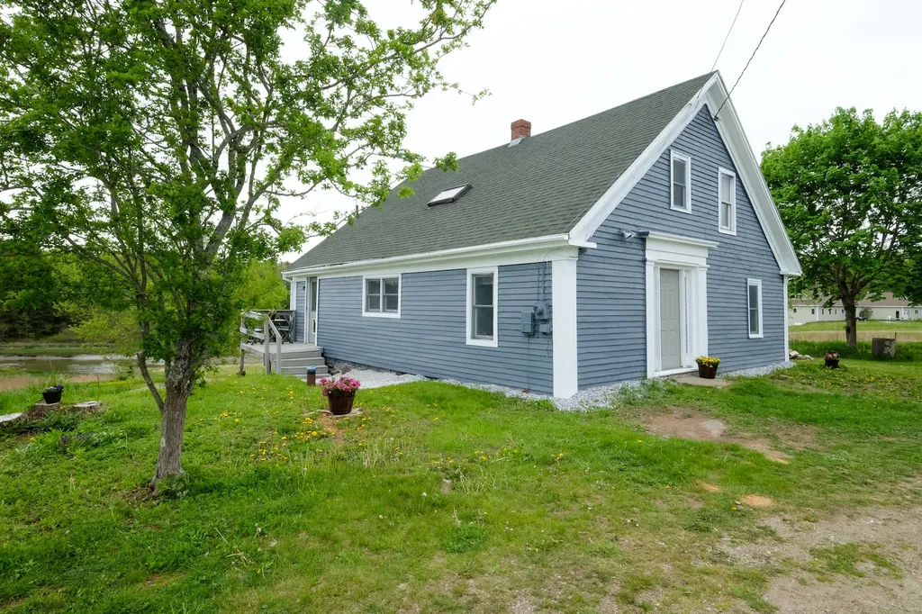 377 Cushing Road Friendship ME 04547
