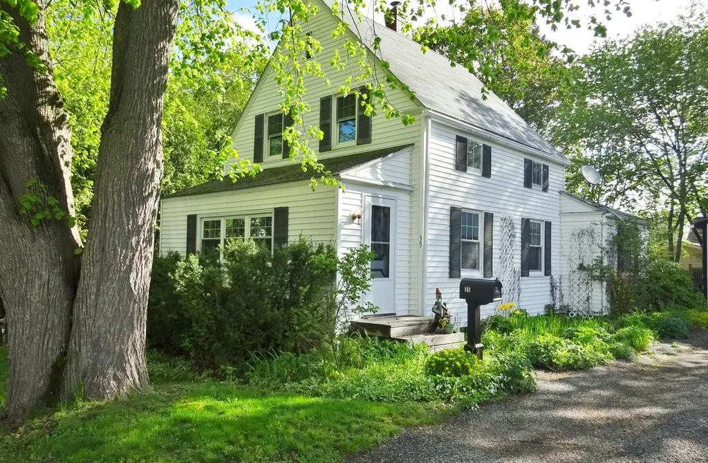 35 Pleasant View Avenue Bangor ME 04401