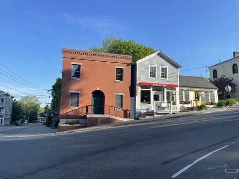 898 Main Street Waldoboro ME 04572