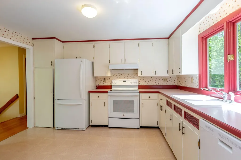 9 Hemlock Road Brunswick ME 04011