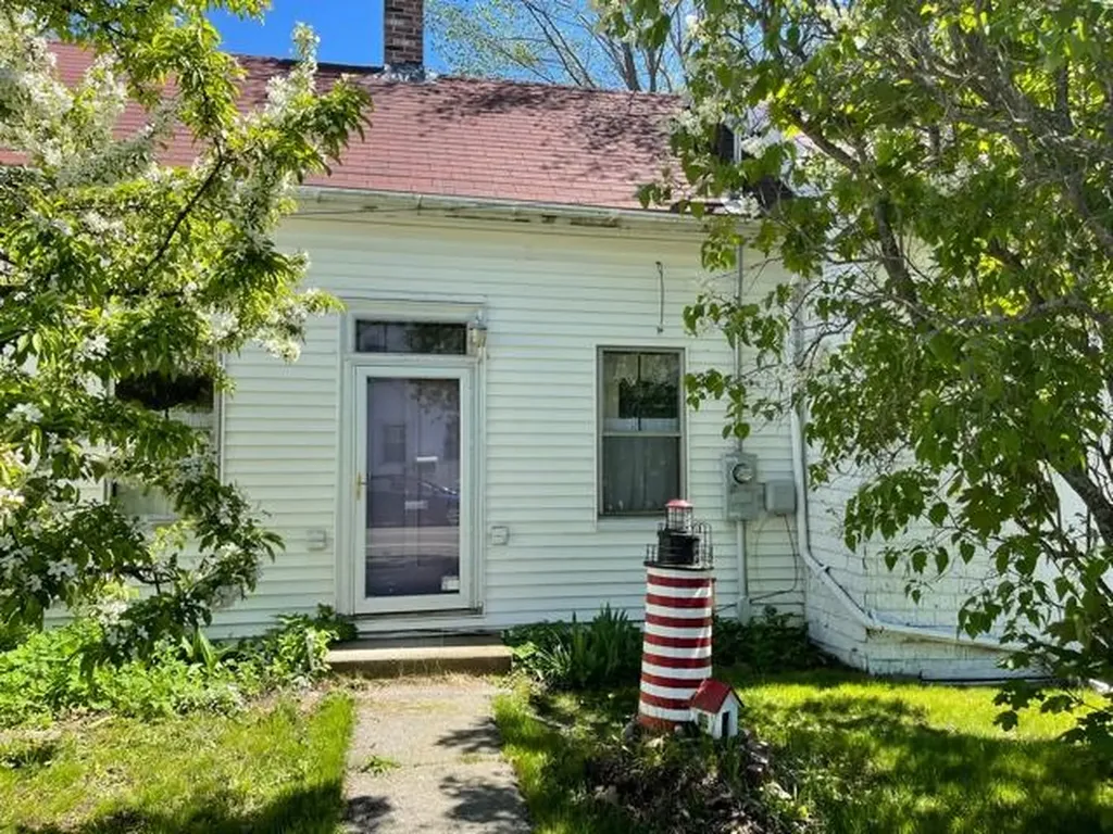 642 Main Street East Machias ME 04630
