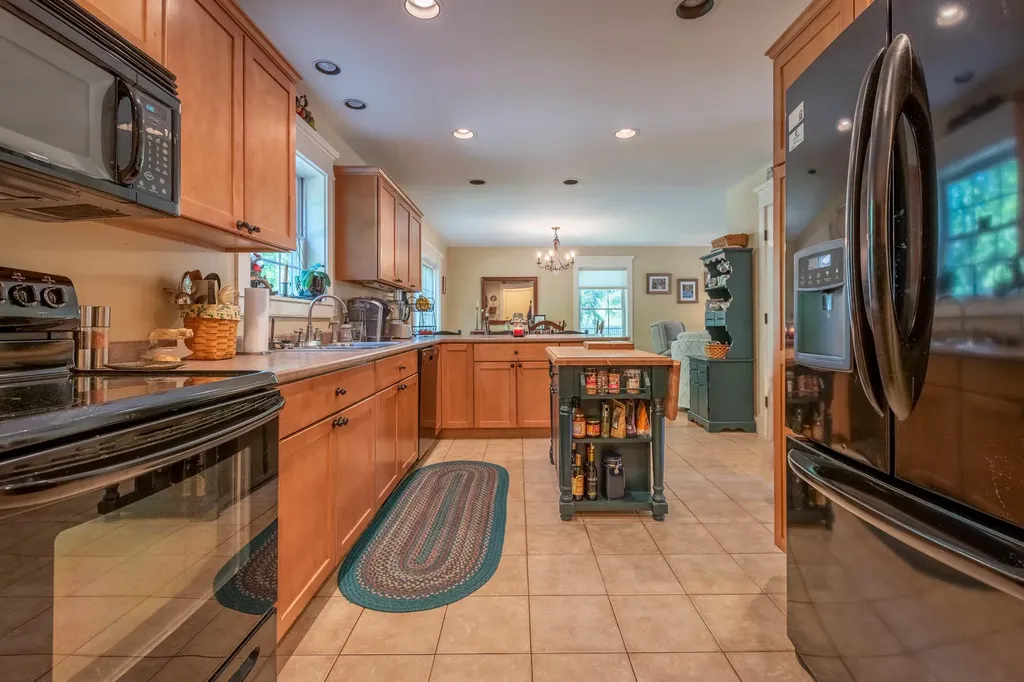 78 Clover Lane Brewer ME 04412