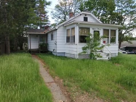 18 Jones Avenue Lewiston ME 04240