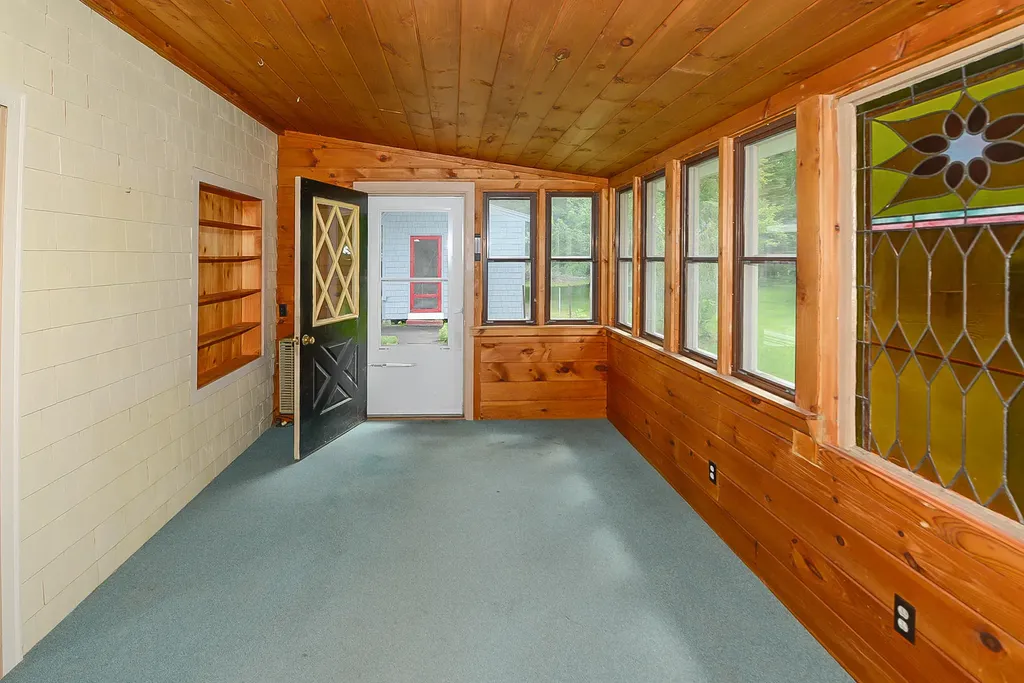 25 Hancock Avenue Hiram ME 04041