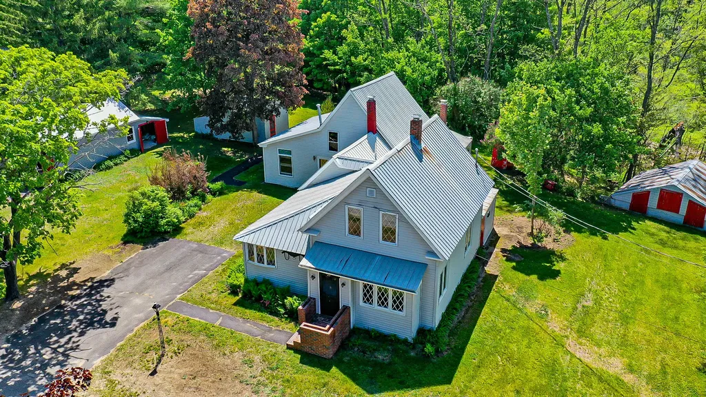 25 Hancock Avenue Hiram ME 04041