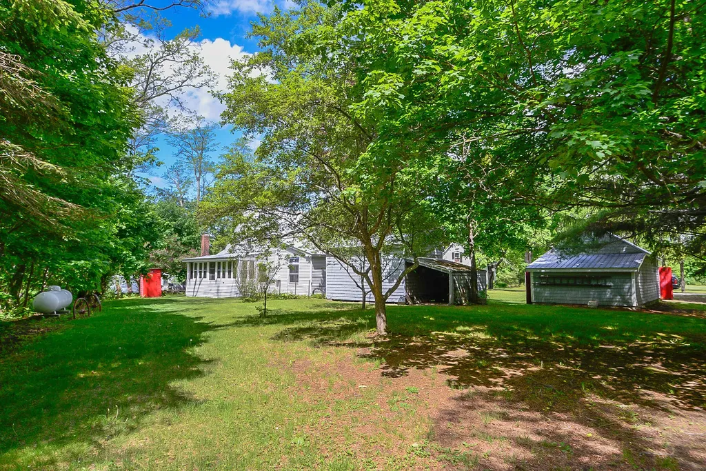 25 Hancock Avenue Hiram ME 04041