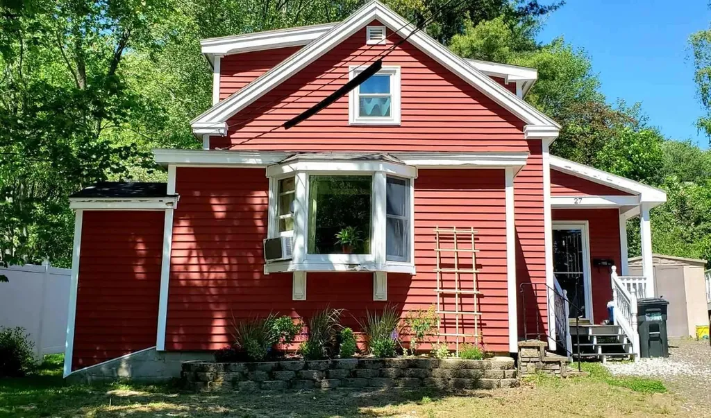 27 Towle Avenue Auburn ME 04210