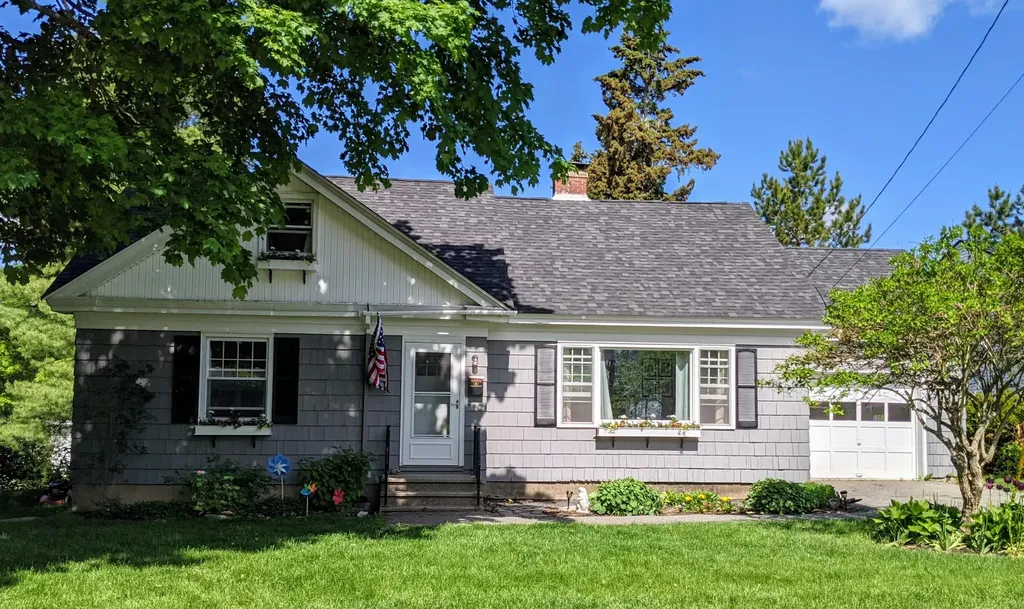 6 Cedarwood Street Orono ME 04473