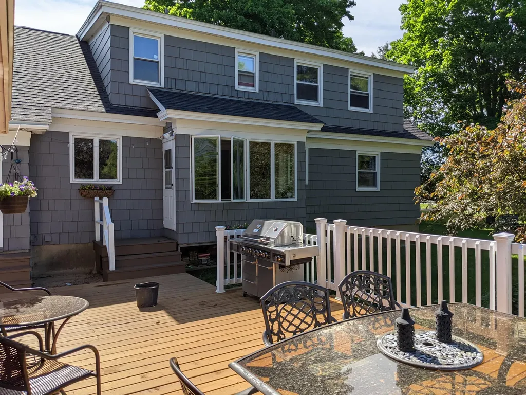 6 Cedarwood Street Orono ME 04473