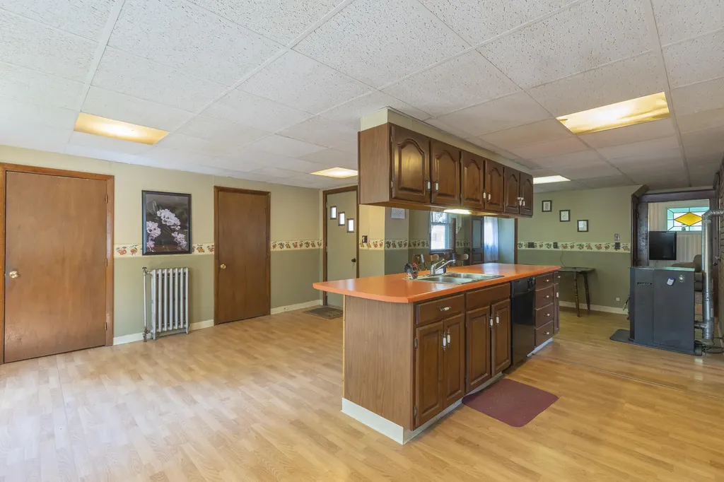 11 Park Avenue Newport ME 04953