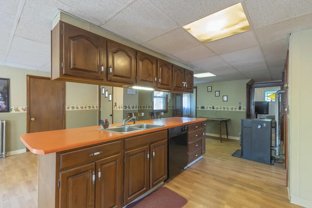 11 Park Avenue Newport ME 04953