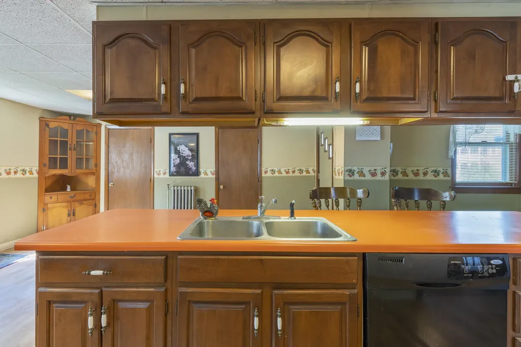 11 Park Avenue Newport ME 04953
