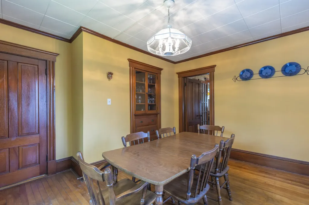 11 Park Avenue Newport ME 04953