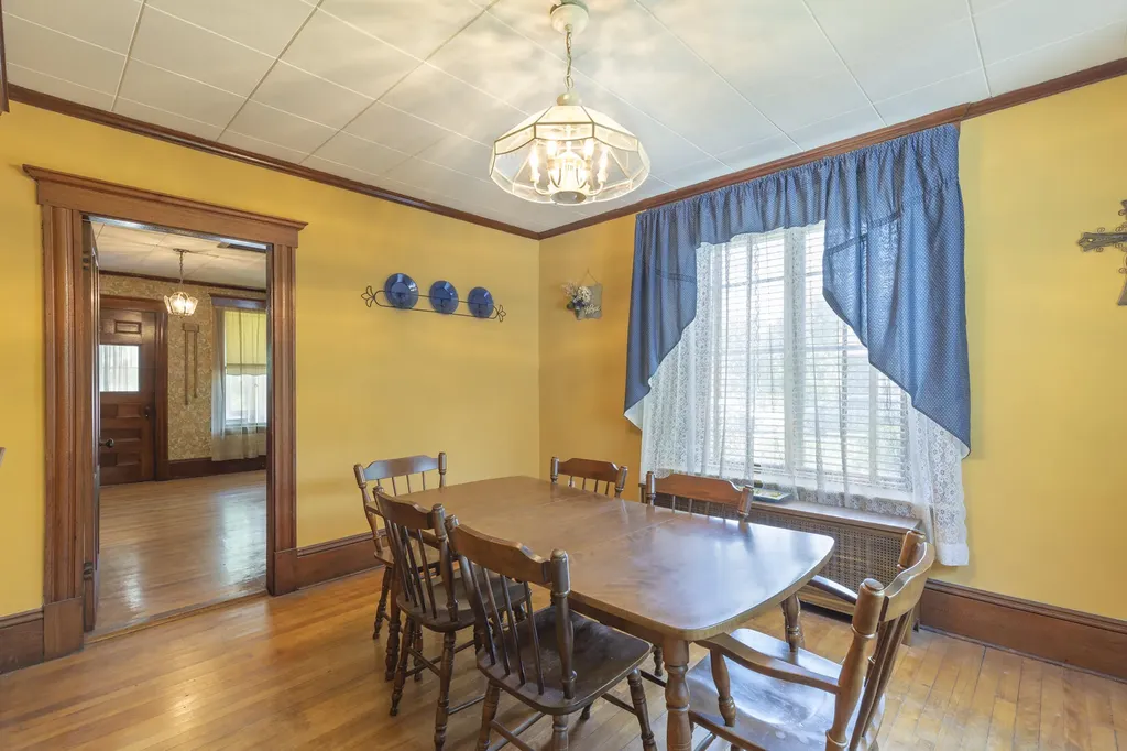 11 Park Avenue Newport ME 04953