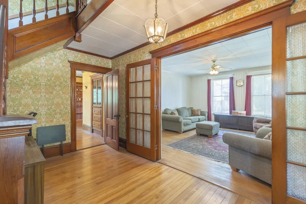 11 Park Avenue Newport ME 04953