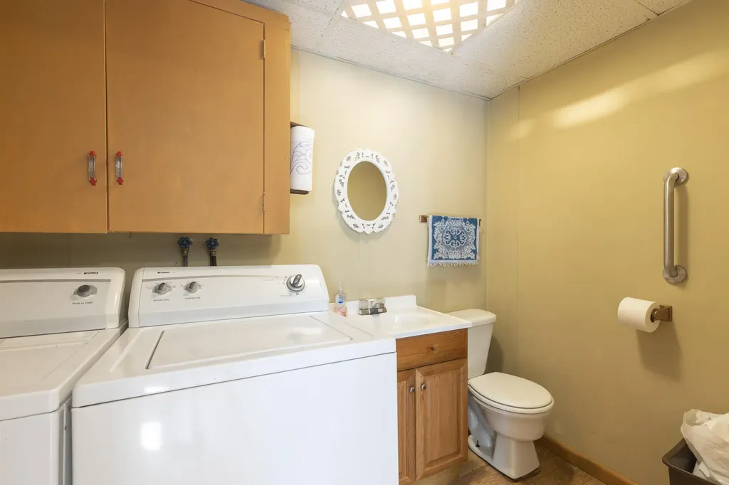 11 Park Avenue Newport ME 04953